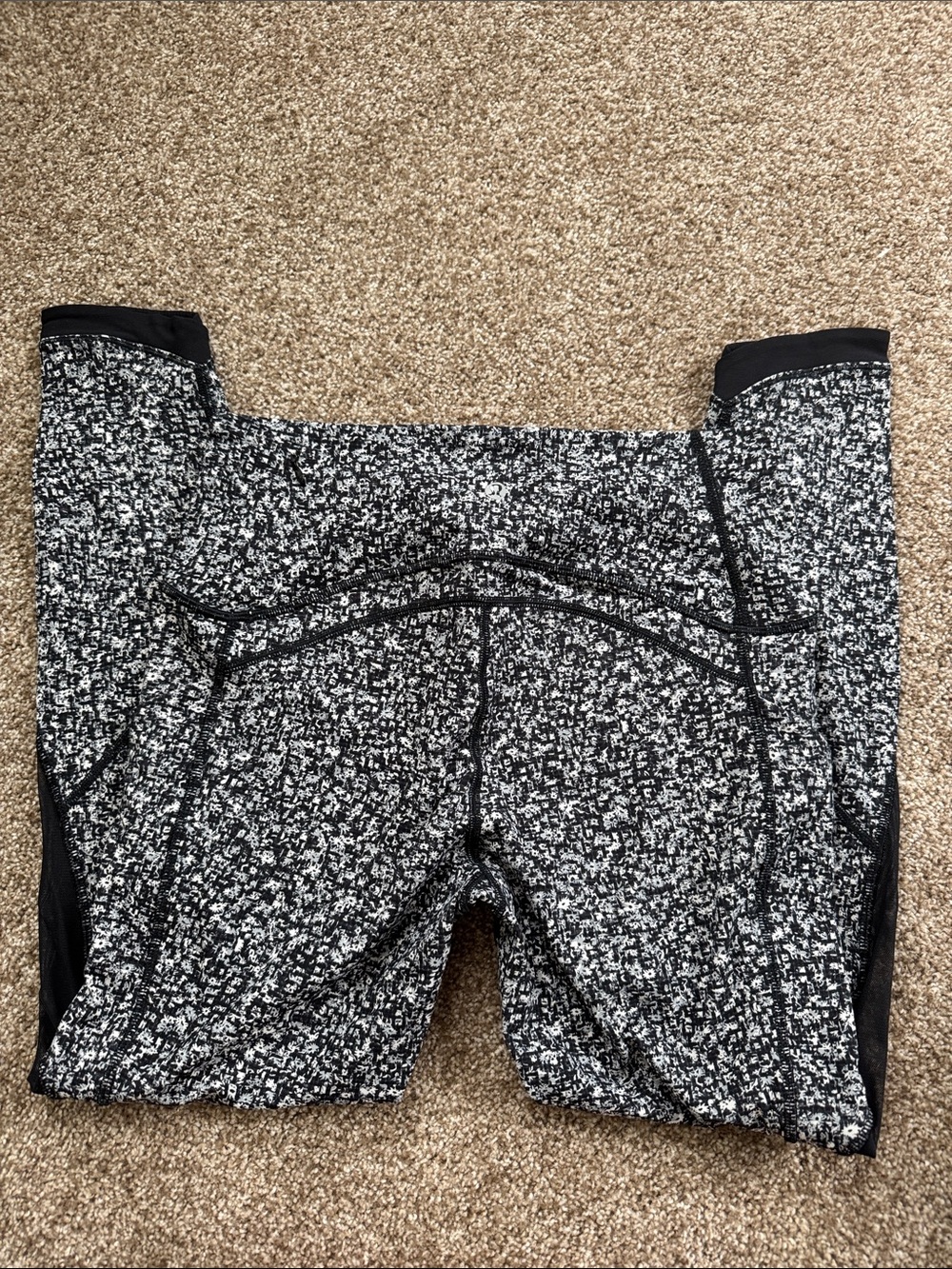 Lululemon Black & White Printed Athletic Leggings